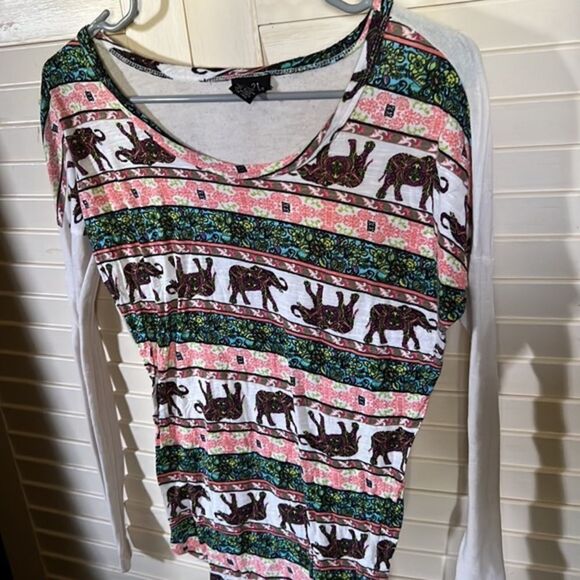 Rue21 Elephant print long sleeve top - Picture 4 of 5